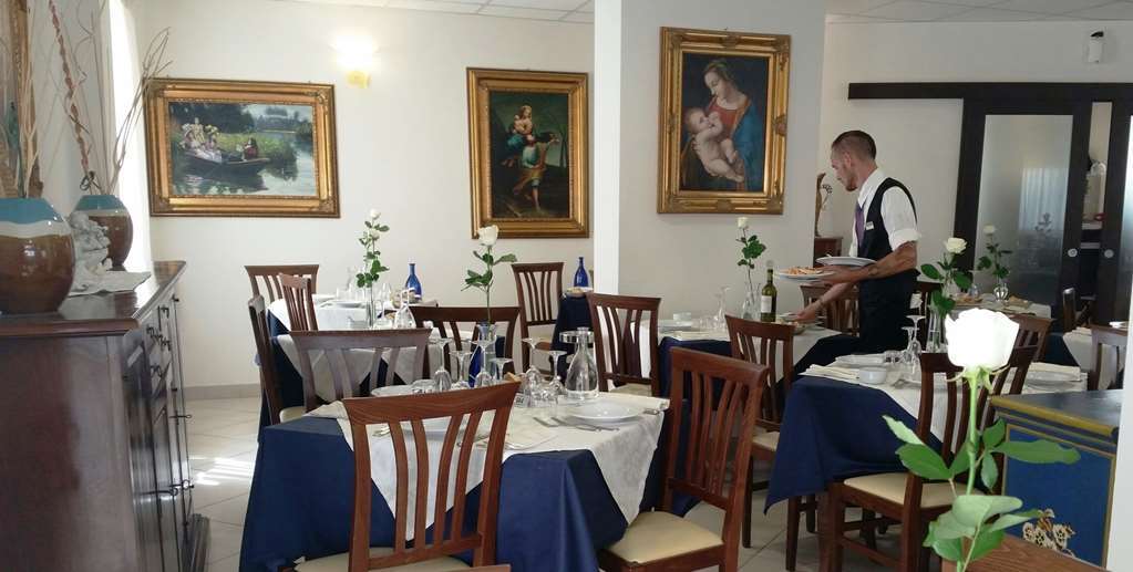 Hotel Caggiari Senigallia Restaurace fotografie